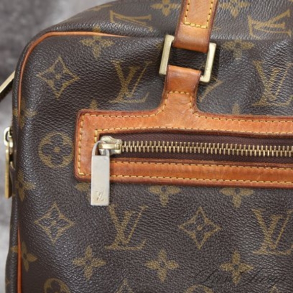 Louis Vuitton Paris Brown Monogram "Cite Gm" X-Large handbag - Picture 2 of 15